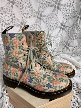 Dr. Martens 1460 Pascal Floral Reclaimed Leather Boots Cloud Cream Multi Sz7